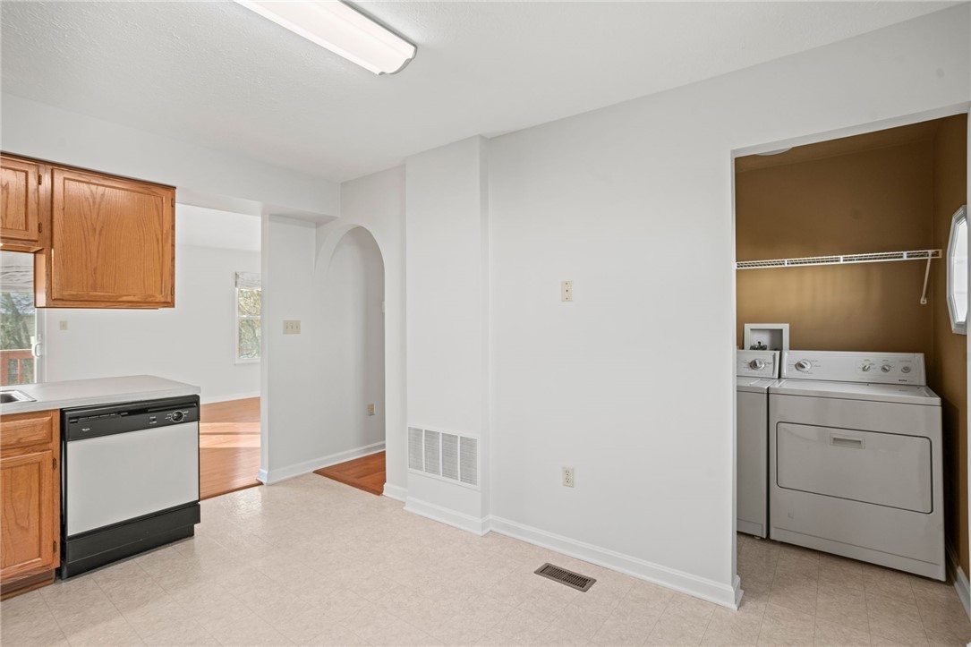 409 Redwood Ct