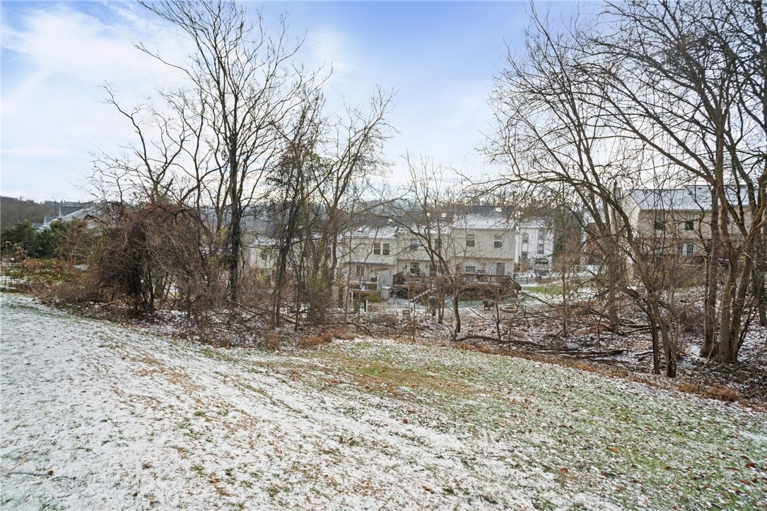 409 Redwood Ct