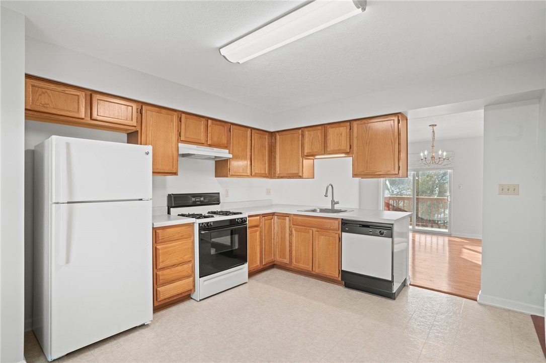 409 Redwood Ct