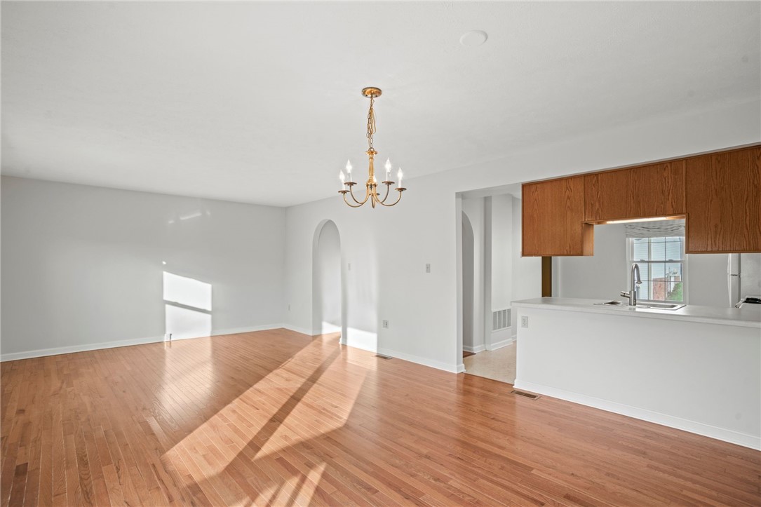 409 Redwood Ct