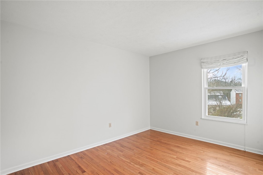 409 Redwood Ct