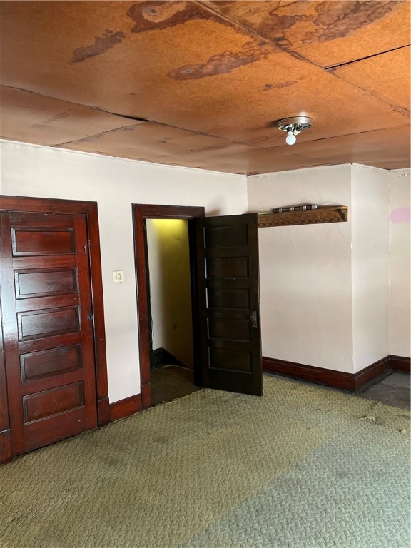 832 Thompson