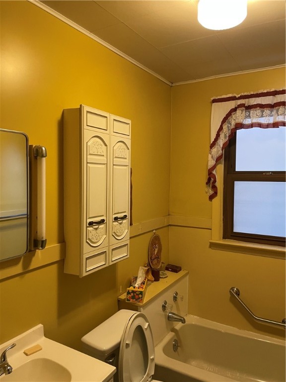 832 Thompson