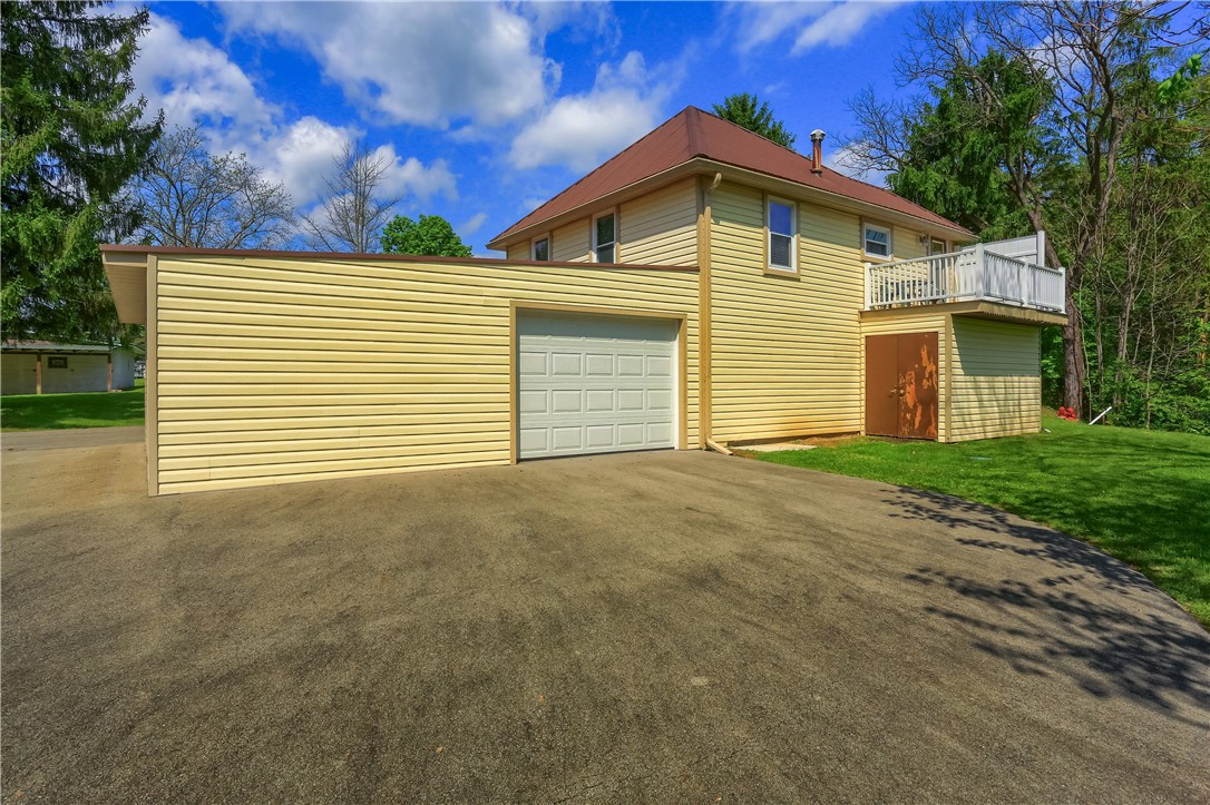 955 Woodside Ave