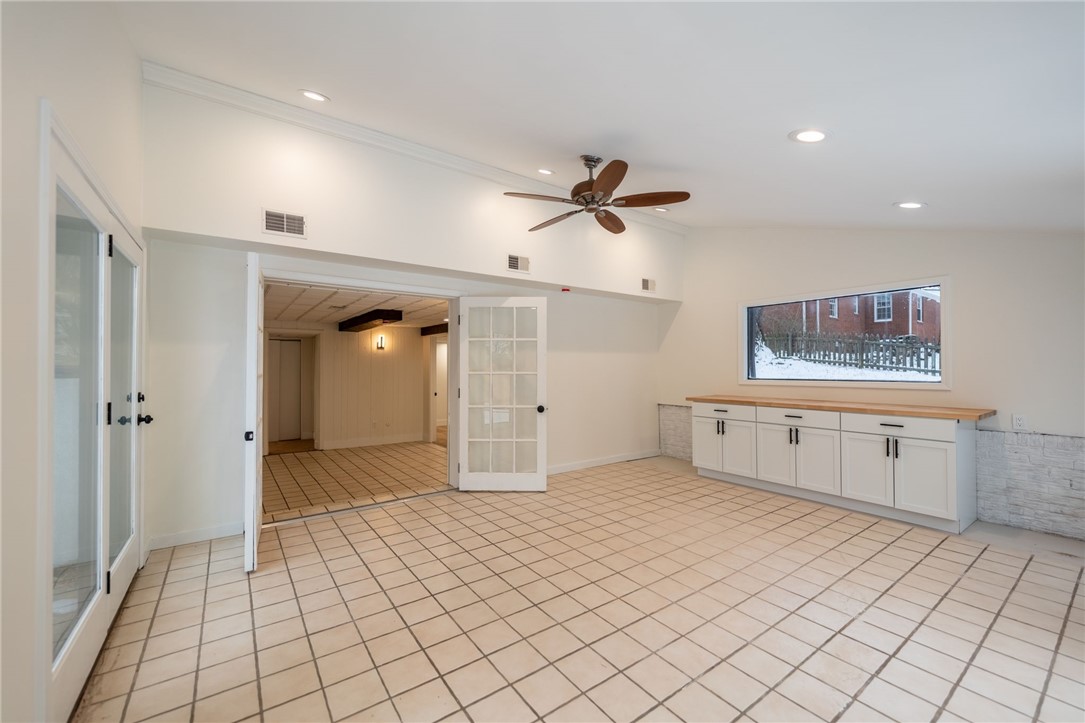 203 Grandview Dr