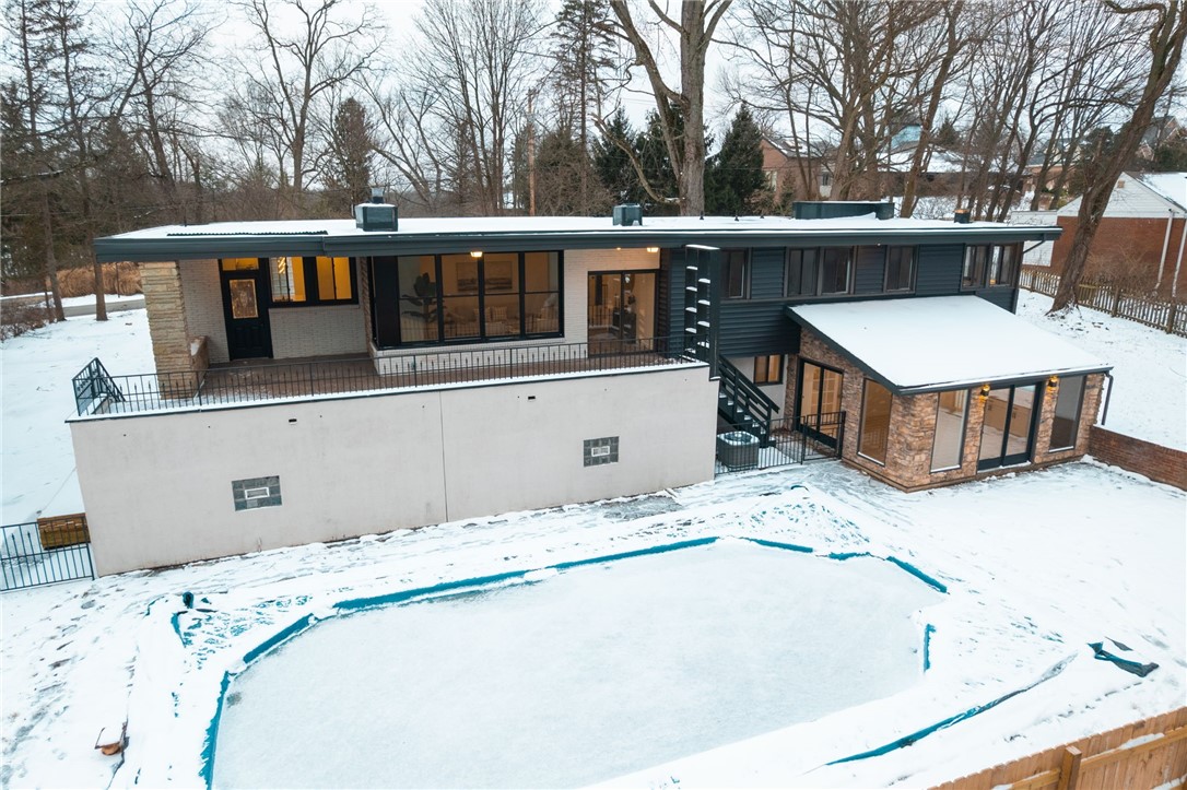 203 Grandview Dr