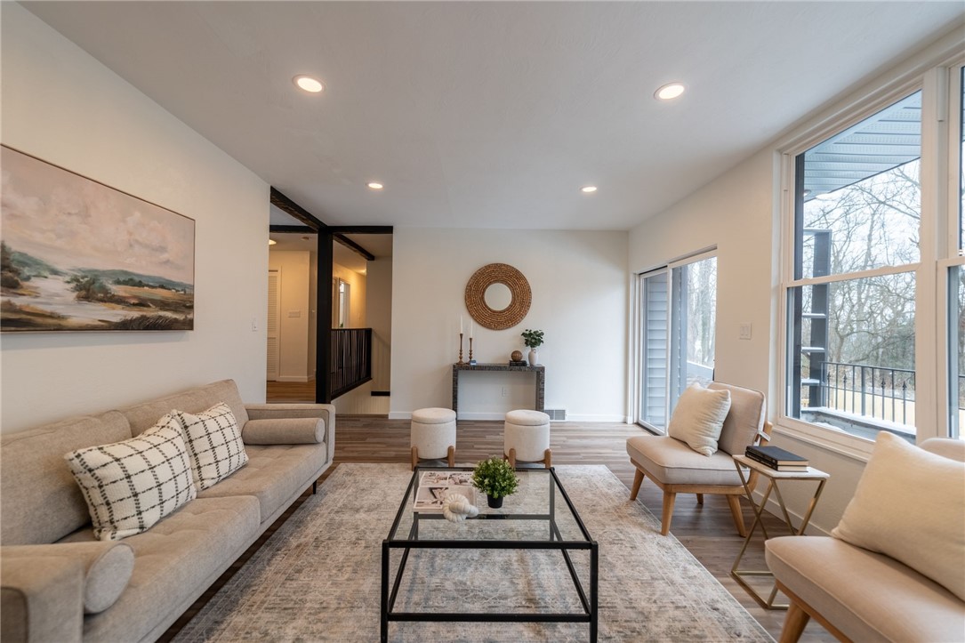 203 Grandview Dr
