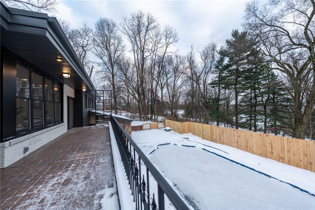 203 Grandview Dr