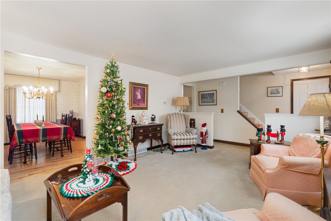 111 N Harleston Dr