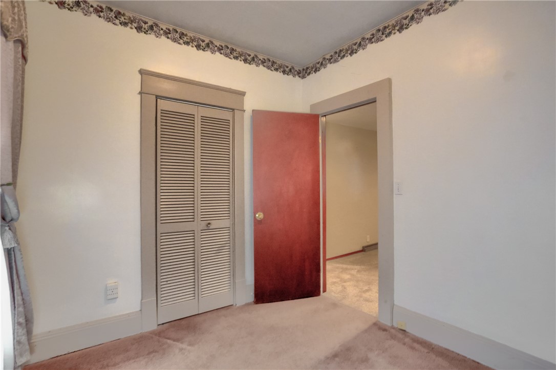 916 Temple Ave