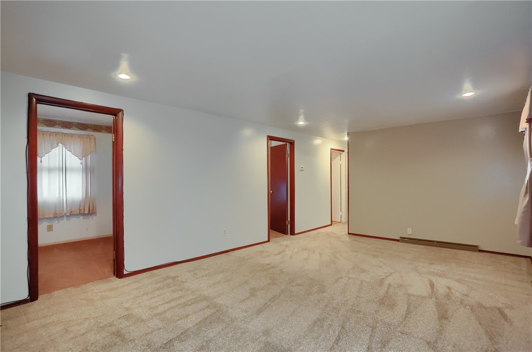 916 Temple Ave