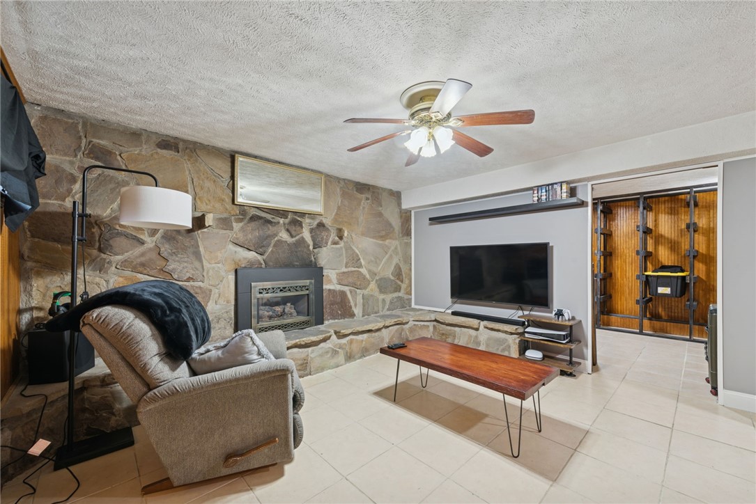 942 Vernon Dr