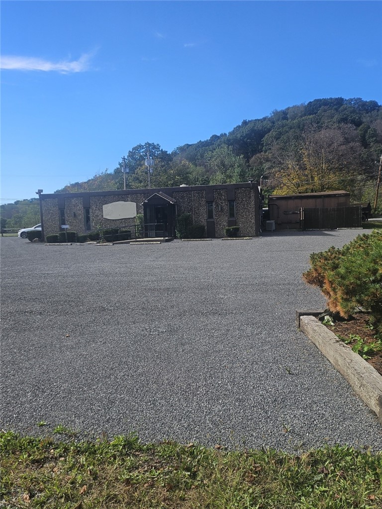 451 Rochester Rd