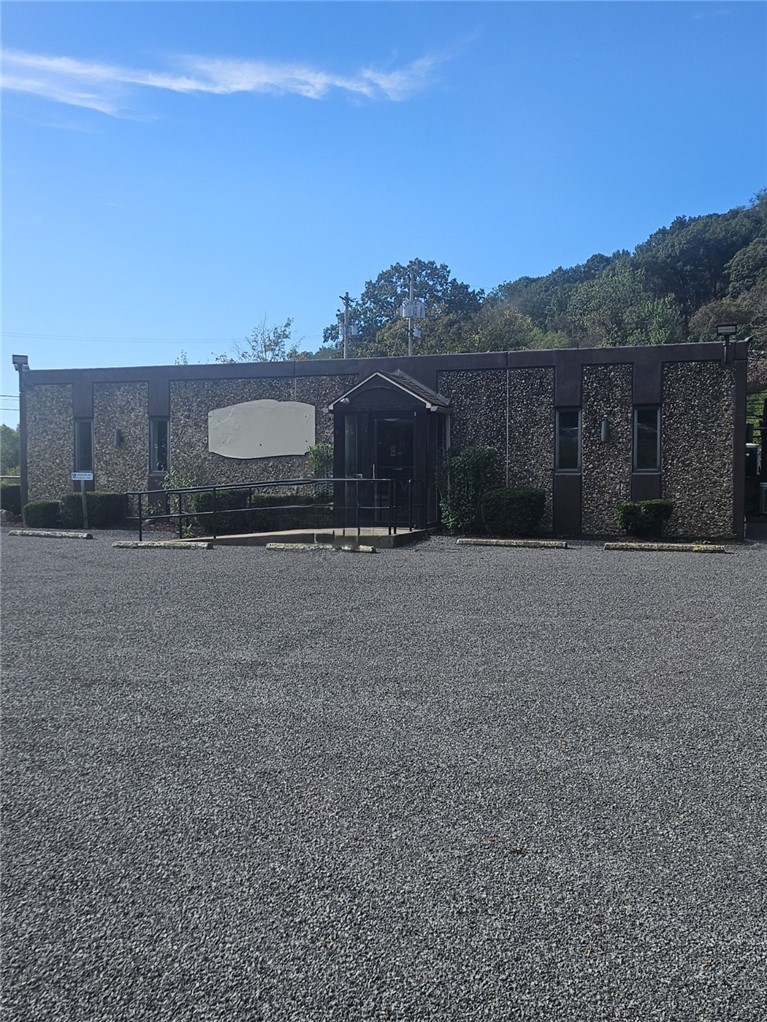 451 Rochester Rd