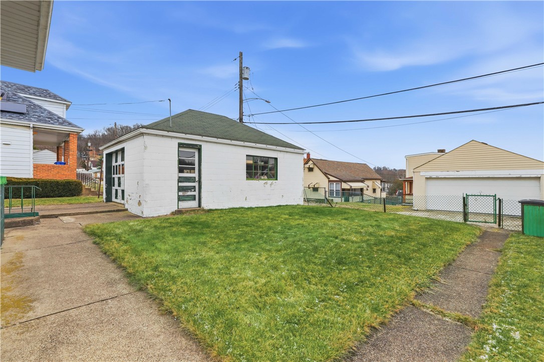 406 Peterson St