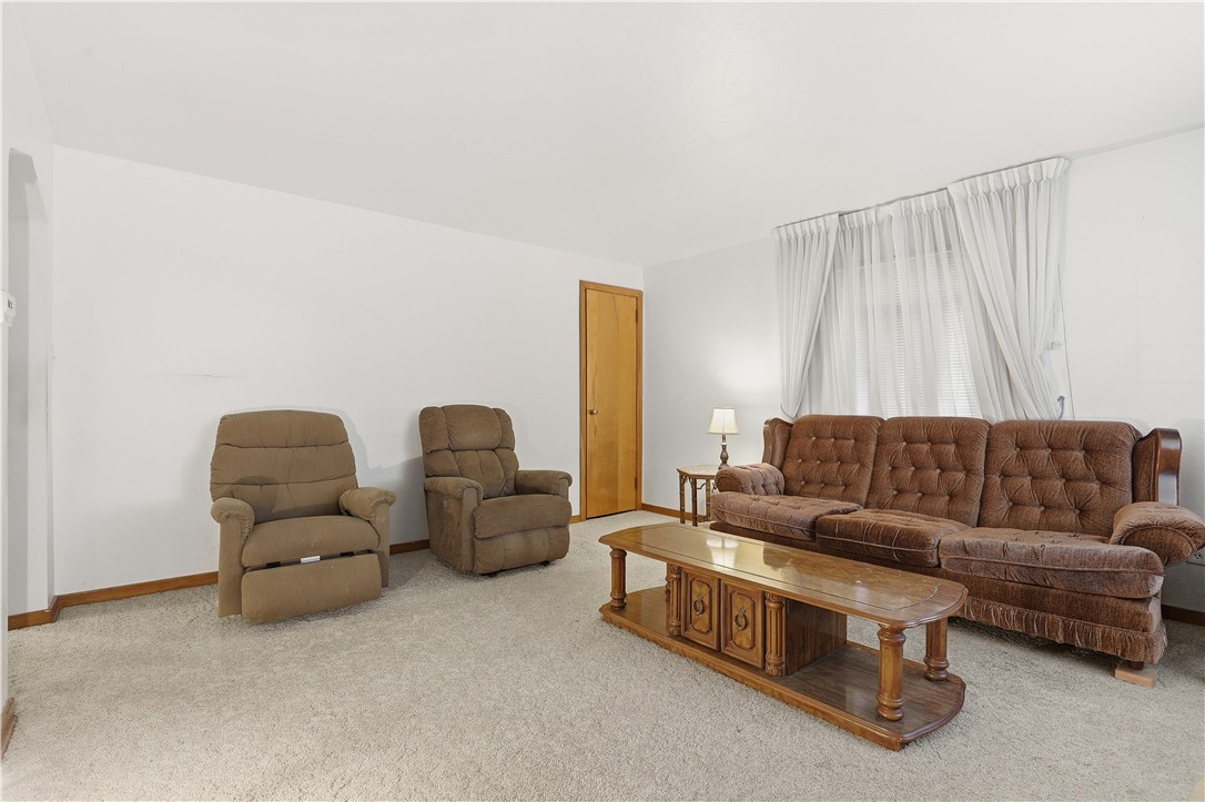 406 Peterson St