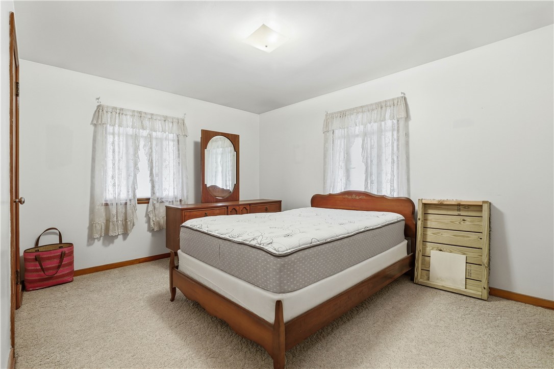 406 Peterson St