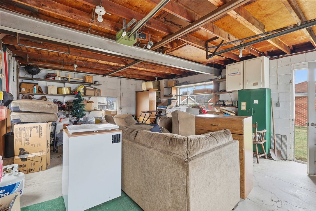 406 Peterson St