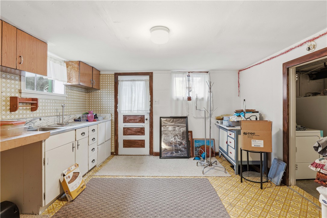 406 Peterson St