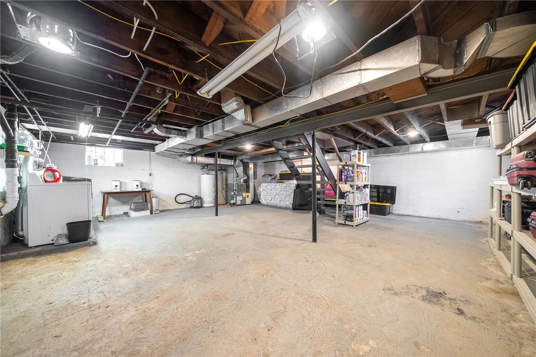 1372 4th St