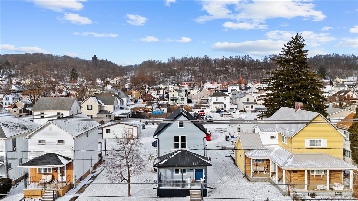 328 Line Ave