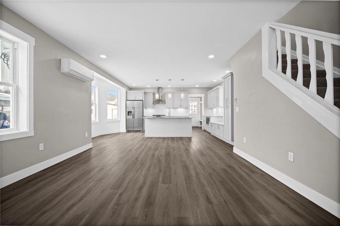328 Line Ave