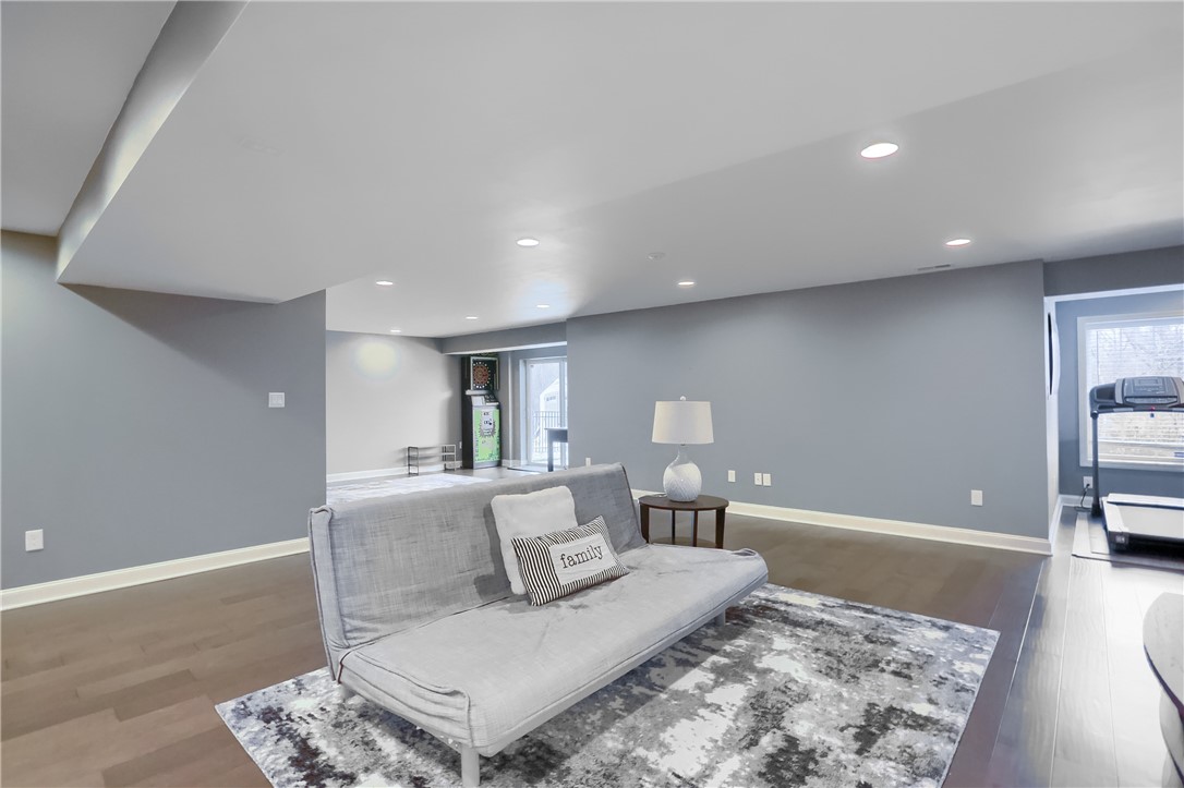216 Overlook Dr