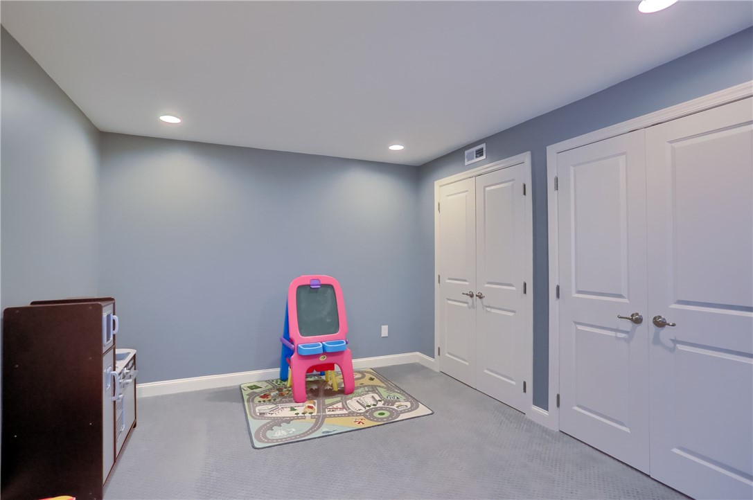 216 Overlook Dr