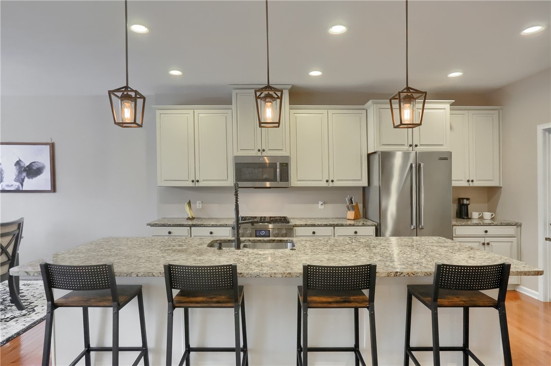216 Overlook Dr