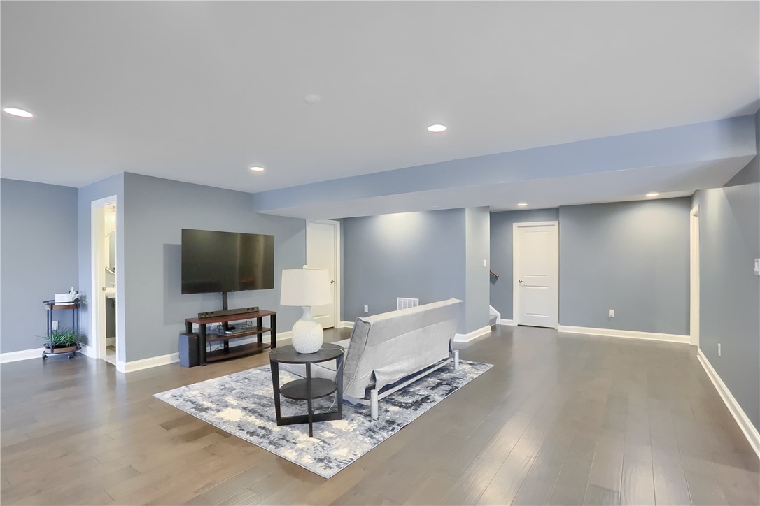 216 Overlook Dr
