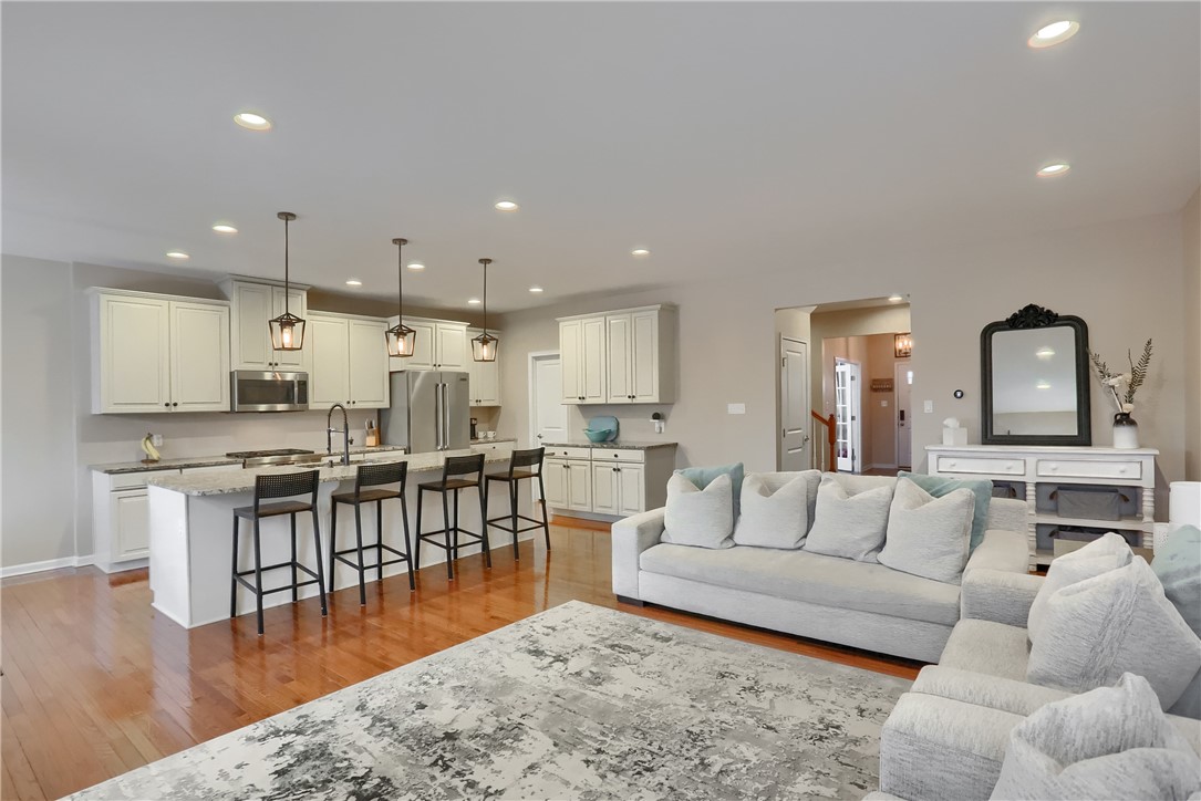 216 Overlook Dr