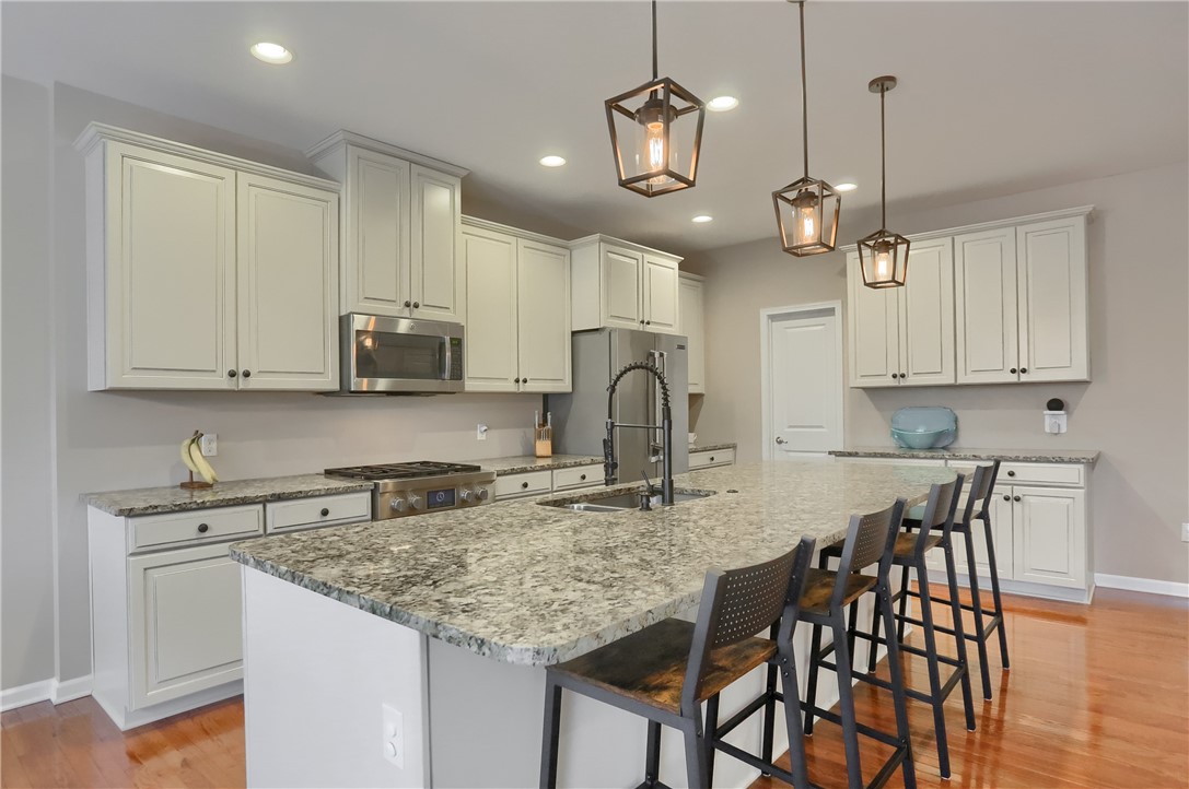 216 Overlook Dr