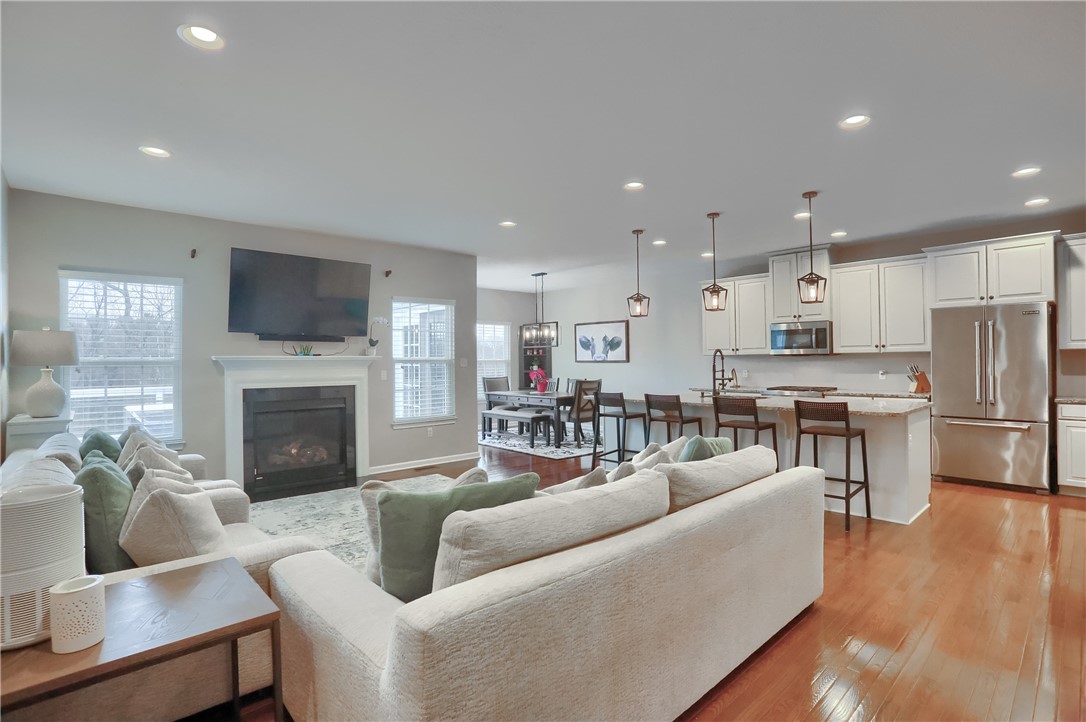 216 Overlook Dr