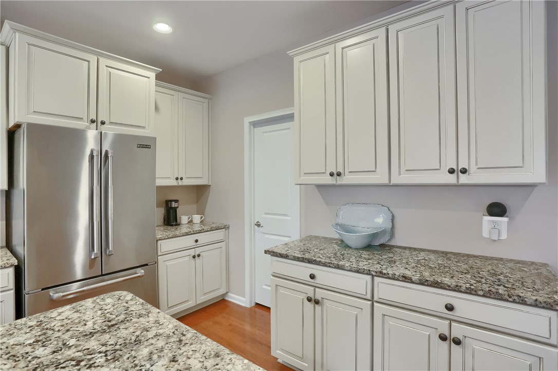 216 Overlook Dr