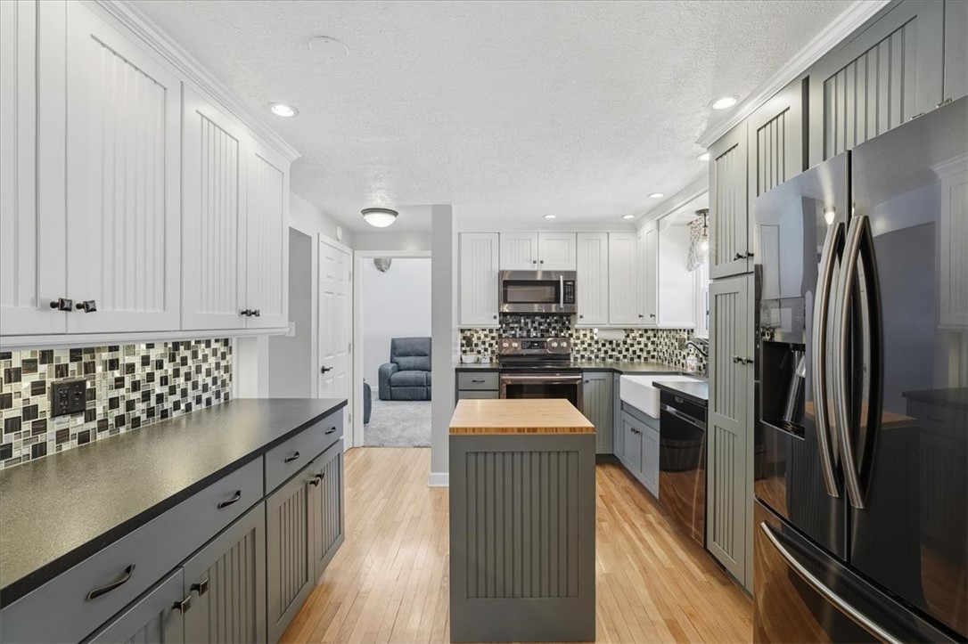 545 Chaparral Dr