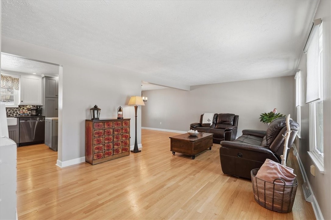 545 Chaparral Dr