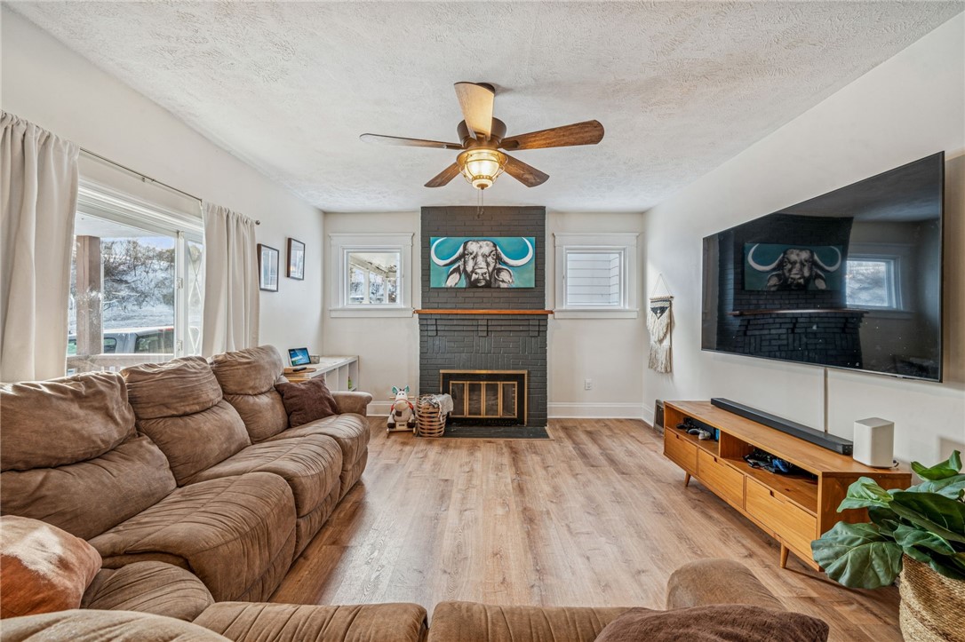 811 W Newton Rd