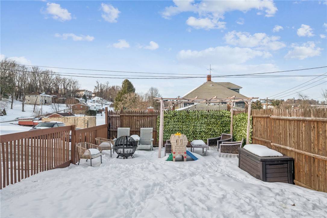 811 W Newton Rd