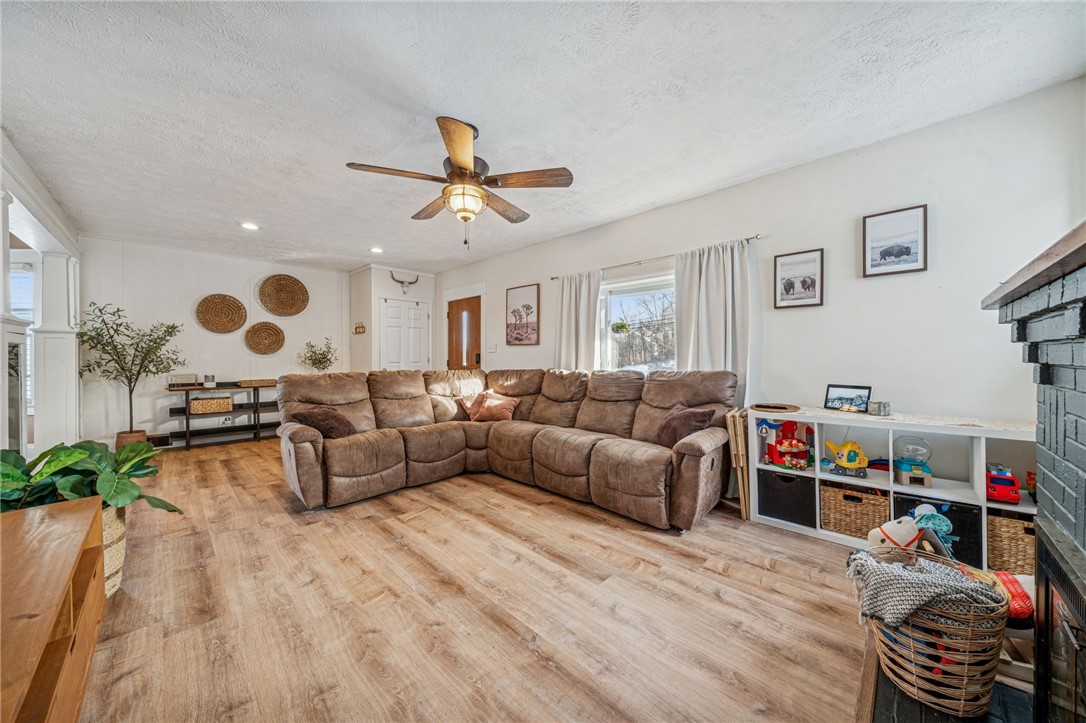 811 W Newton Rd