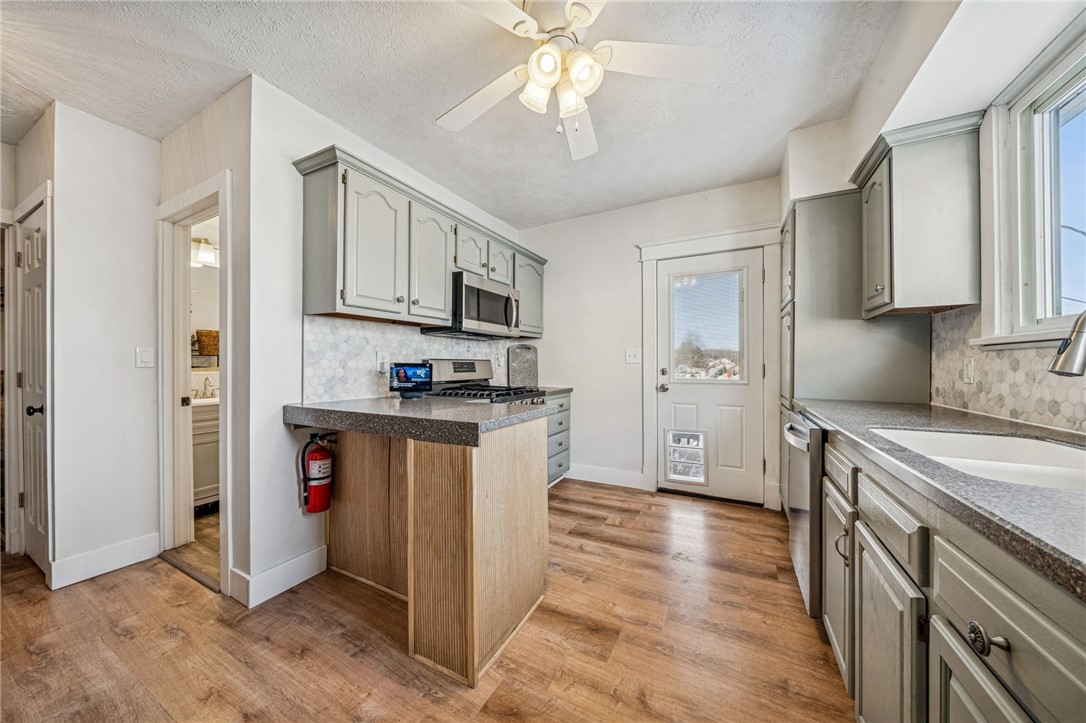 811 W Newton Rd