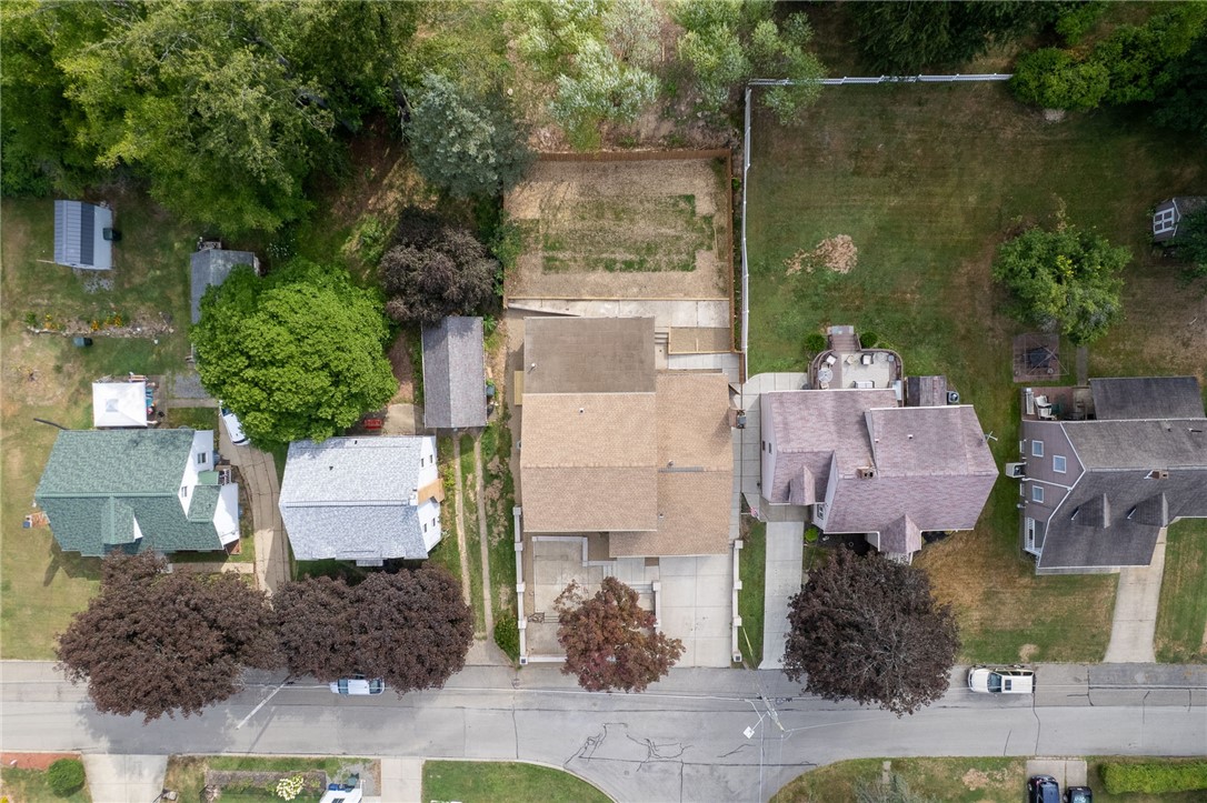 755 Massachusetts St