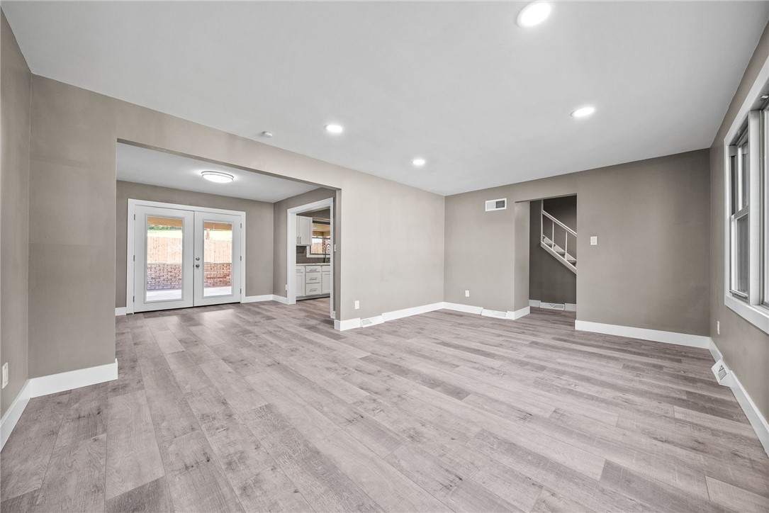 755 Massachusetts St