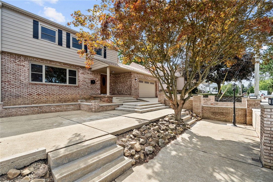 755 Massachusetts St