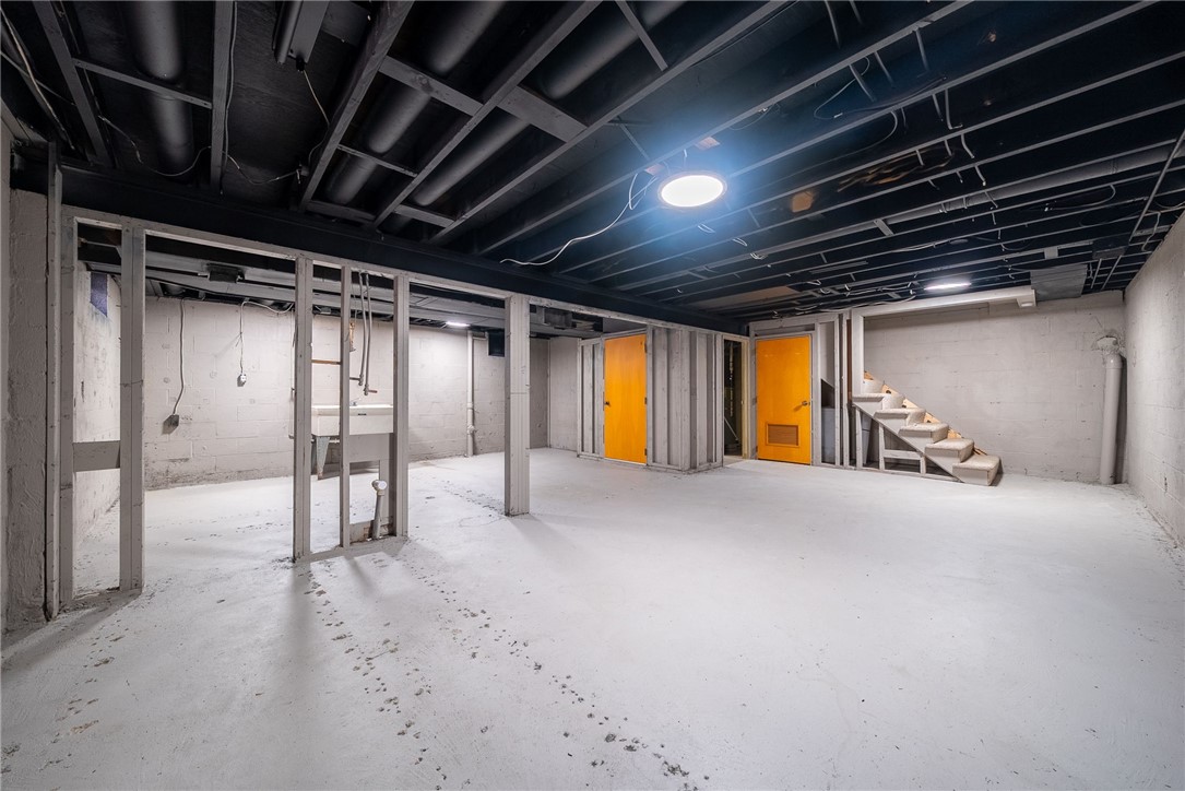 755 Massachusetts St