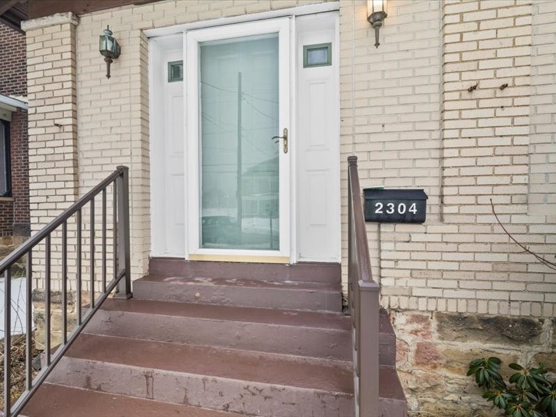 2304 Highland Ave