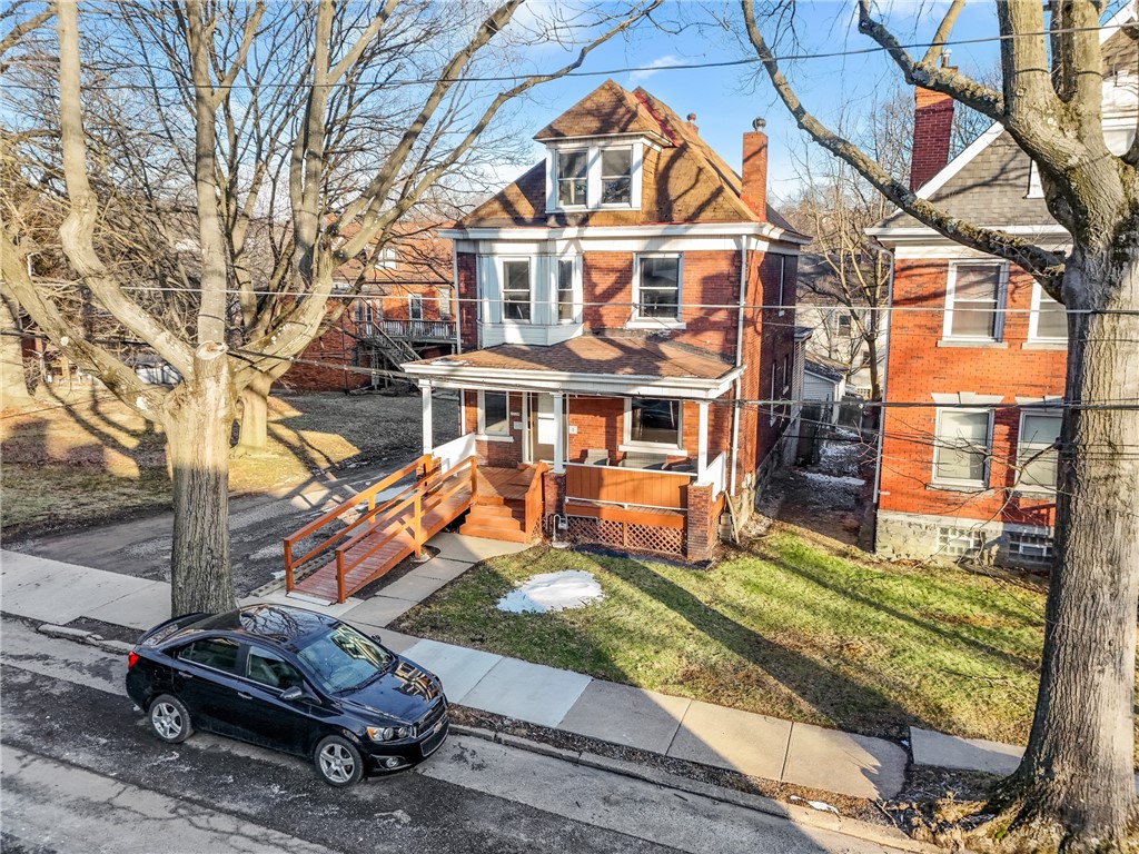 3234 Bainton St