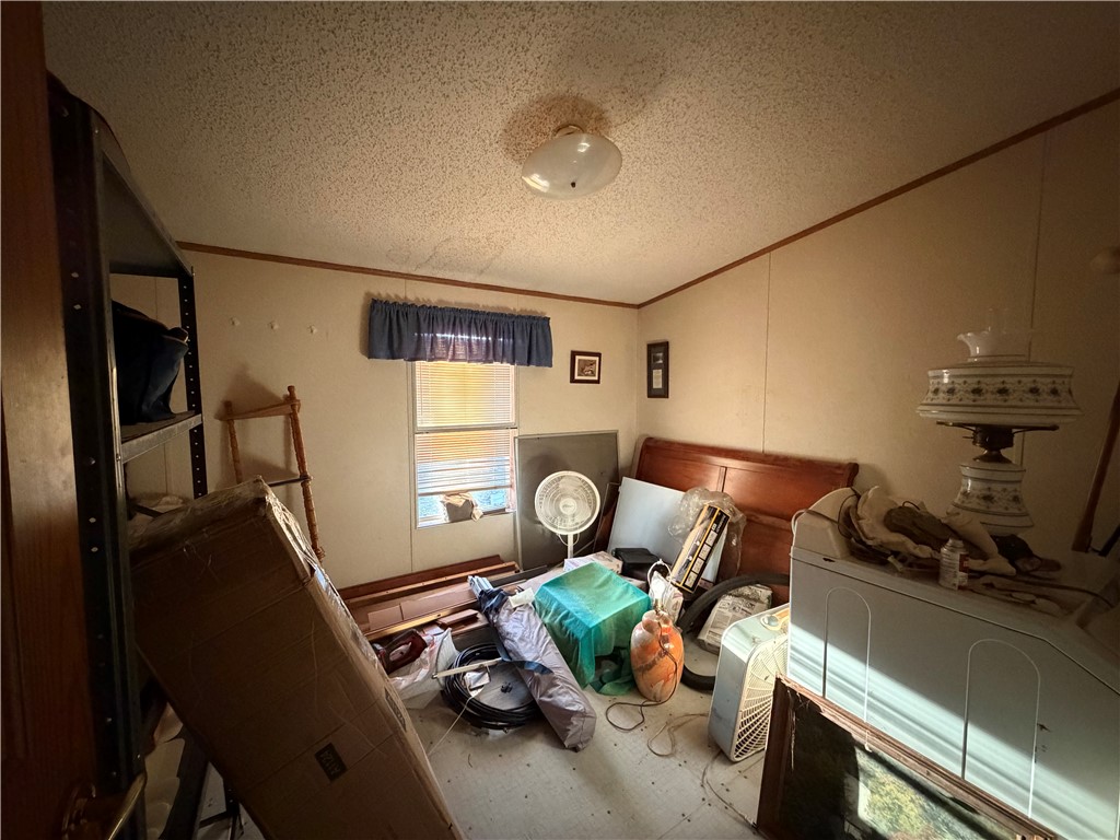 421 E Twin Ln