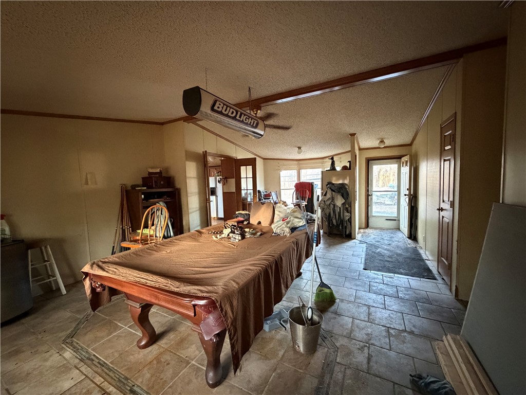 421 E Twin Ln