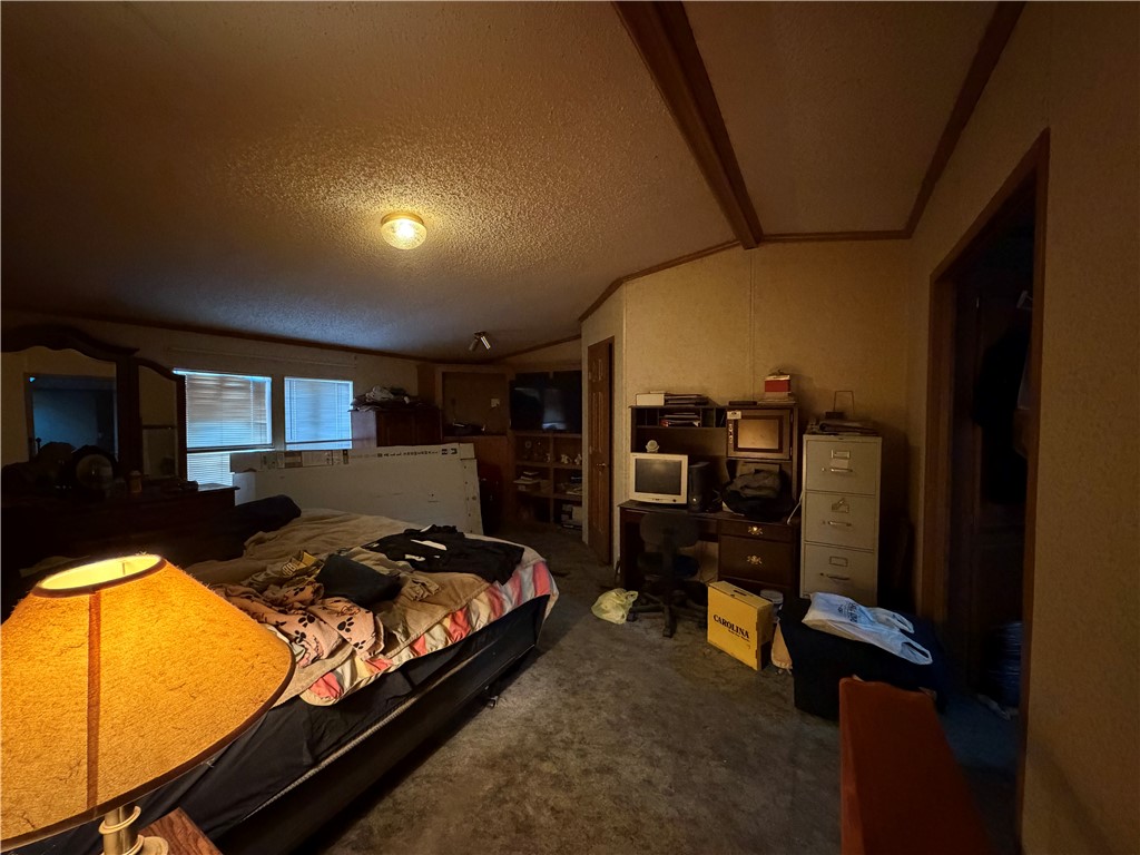 421 E Twin Ln