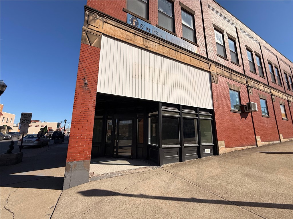 435 Lawrence Ave